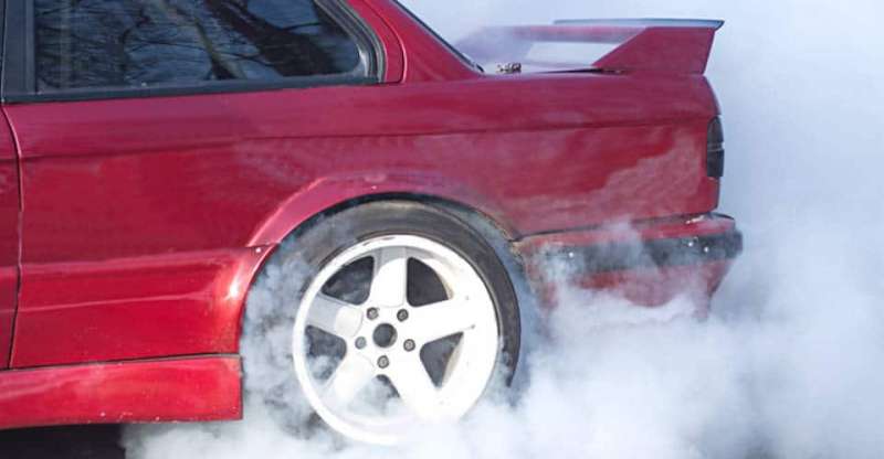 White Smoke From Exhaust – Main Causes and Fixes